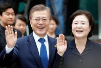Jižní Koreu povede syn uprchlíků z KLDR, volby vyhrál na plné čáře