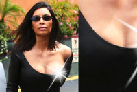 Sexy Kim Kardashian: Po zveřejněných fotkách s celulitidou se snaží zaujmout aspoň odhalenými ňadry