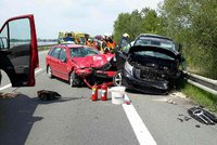 Tragická nehoda na Opavsku: Při čelní srážce zemřeli dva lidé!