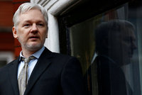 Assange pod palbou z USA: Obvinění vůči zakladateli WikiLeaks narůstají