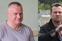 Odpykal si sedm let za padělání peněz: Teď přinesl Kajínkovi k věznici tisícovku na oběd a jízdenku