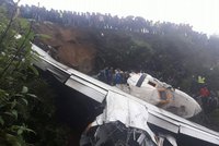 České letadlo havarovalo na nejnebezpečnějším letišti světa u Everestu: Pilot nehodu nepřežil