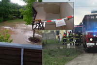 Bouřky ničily Olomoucko: Radnici s odkrytou střechou vyplavil přívalový déšť, vítr lámal stromy