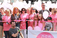 Csáková i Absolonová v růžovém. 22 tisíc lidí podpořilo boj proti rakovině prsu