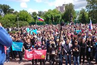 Rusko na nohou: Protesty proti Putinovi se konají v desítkách měst, policie zatýká