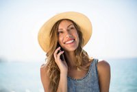 Konec drahého roamingu: Ode dneška voláme levněji, ale pozor na chytáky!