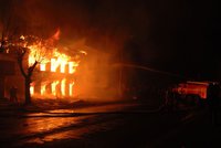 Hasiči se nezastaví: Požárů bylo v červenci v Česku nejvíc za 12 let, osm lidí zemřelo