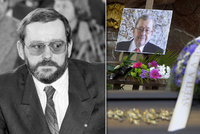 Na pohřeb překladatele a pražského primátora dorazili hlavně umělci: Srdce byla doKořán