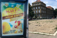 V jakých dnech bude otevřená pláž v Praze 6? Plakáty hlásají něco jiného než radnice
