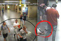 Dva bráchové (22,23) brutálně v metru zbili cizího muže: Sami se přišli udat