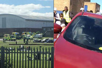 V Anglii najelo auto do lidí během modliteb: Šest zraněných včetně tří dětí