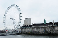 Slavné London Eye evakuovali: Temže vyplavila bombu
