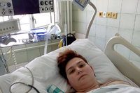 Edita (35) upadla do kómatu kvůli infekci mozku: Našla ji její 12letá dcerka! Na péči o ochrnutou mámu nemají peníze