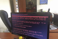 Hackeři útočili na Česko. Ukrajincům vypnuli počítače na vládě, v bankách i na letišti