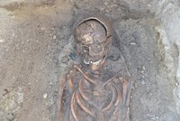 Kostry dětí ležely u nohou matek: Slováci našli starobylé pohřebiště
