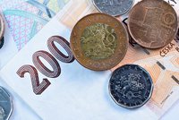 Česká koruna trhá rekordy. Je nejsilnější k dolaru i euru za poslední měsíce