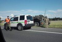 Další nehoda amerického konvoje: Na D1 narazil vojenský automobil do cisterny