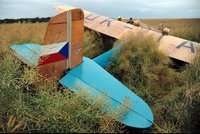 V Cholupicích spadlo historické letadlo. Na světě existují jen tři jeho kusy