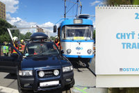 Chyť si svou tramvaj: 60 nehod inspirovalo Ostravany a stvořili kalendář