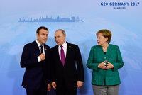 Merkelová, Macron a Putin řešili u snídaně Ukrajinu. Příměří mají za klíč