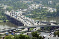 Jeden automobil na 1,5 obyvatele Prahy: Počet aut v metropoli vzrostl na 1,059 milionu