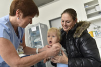 Čeští rodiče odmítli povinné očkování dětí. Jejich stížnost smetl i soud ve Štrasburku
