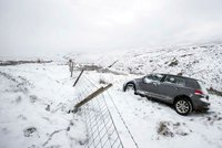Sněhová bouře Emma udeřila. V Irsku se zastavil život, Britové povolali armádu