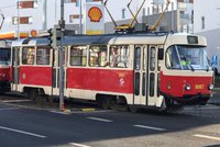 Dopravní »šlamastyka« v centru: Kvůli prasklé koleji nejezdí tramvaje
