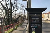 Stání v Praze za čtyřicet korun na den: Přes svátky řidiči zaparkují levněji