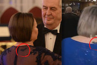 První dáma Zemanová tajila tetování. Co znamená její záhadný znak?