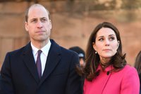 Pohlaví třetího potomka Kate a Williama prozradilo podle Britů oblečení vévodkyně