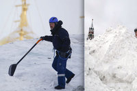 Moskvu zasypal stoletý sníh: Bouře zabíjela, firmy rozdaly speciální dovolené