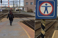 Stovky Čechů riskují na kolejích, krátí si své cesty. Expert: „Po dálnici také nechodíte“