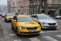 Taxikáři ukončili na Strahově protest. Další a údernější chystají hned po víkendu