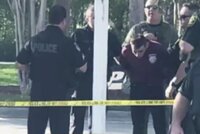 Střelec z Floridy se pomátl po smrti matky. Adoptován byl prý možná z Ruska