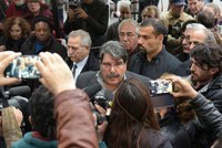Turecko požádalo Česko o vydání zatčeného Kurda. Jeho příznivci demonstrují v Praze