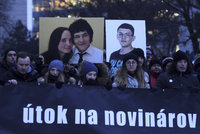Tisíce lidí v Bratislavě uctily památku Kuciaka a jeho Martiny. Fico to schytal