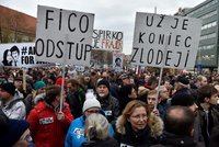 Největší protest od revoluce: V Bratislavě po vraždě Kuciaka přišlo 30 tisíc lidí