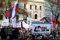 Slováci se bouří proti vládě: 20 tisíc lidí v Košicích, tisíce v Bratislavě
