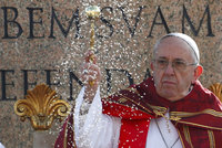 „Starší generace vás nesmí umlčet.“ Papež zahájil svatý týden, podpořil omezení zbraní