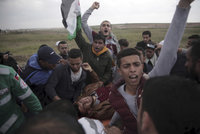 Provokují nás protesty, peskuje Izrael Hamás. V Pásmu Gazy zemřelo 16 lidí