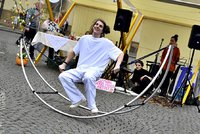 Malostranské náměstí zaplaví mladí umělci: Unikátní  trh slaví druhé narozeniny