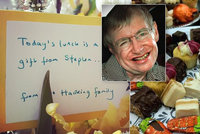 Hawkingův posmrtný dar: Legendární fyzik zaplatil hostinu pro padesát bezdomovců