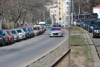 Rozšiřování parkovacích zón v Praze 4: Radnice zve na sérii veřejných diskuzí