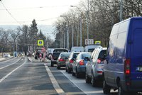 Kolaps dopravy v Praze! Strahovský tunel blokuje nehoda autobusu