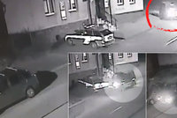 Policii na Bruntálsku někdo nabořil auto před služebnou! Má kamerové záznamy, přesto mlží