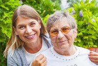 Staráte se o seniora či někoho po infarktu? Pomohou nová centra pečovatelské služby