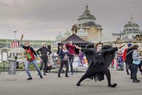 Mezinárodní den tance před Výstavištěm: Pražané vytvoří trsající dav