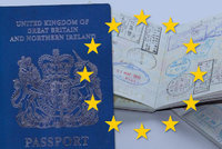 Do EU jedině za poplatek: Brusel chce Britům po brexitu „napařit“ víza