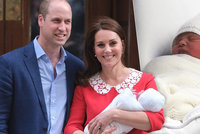 William a Kate oficiálně neřekli jméno novorozeného princátka. Na koho se čeká?